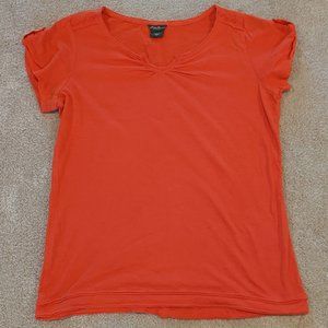 Eddie Bauer Red Short Sleeve Top with Button Detail Size M